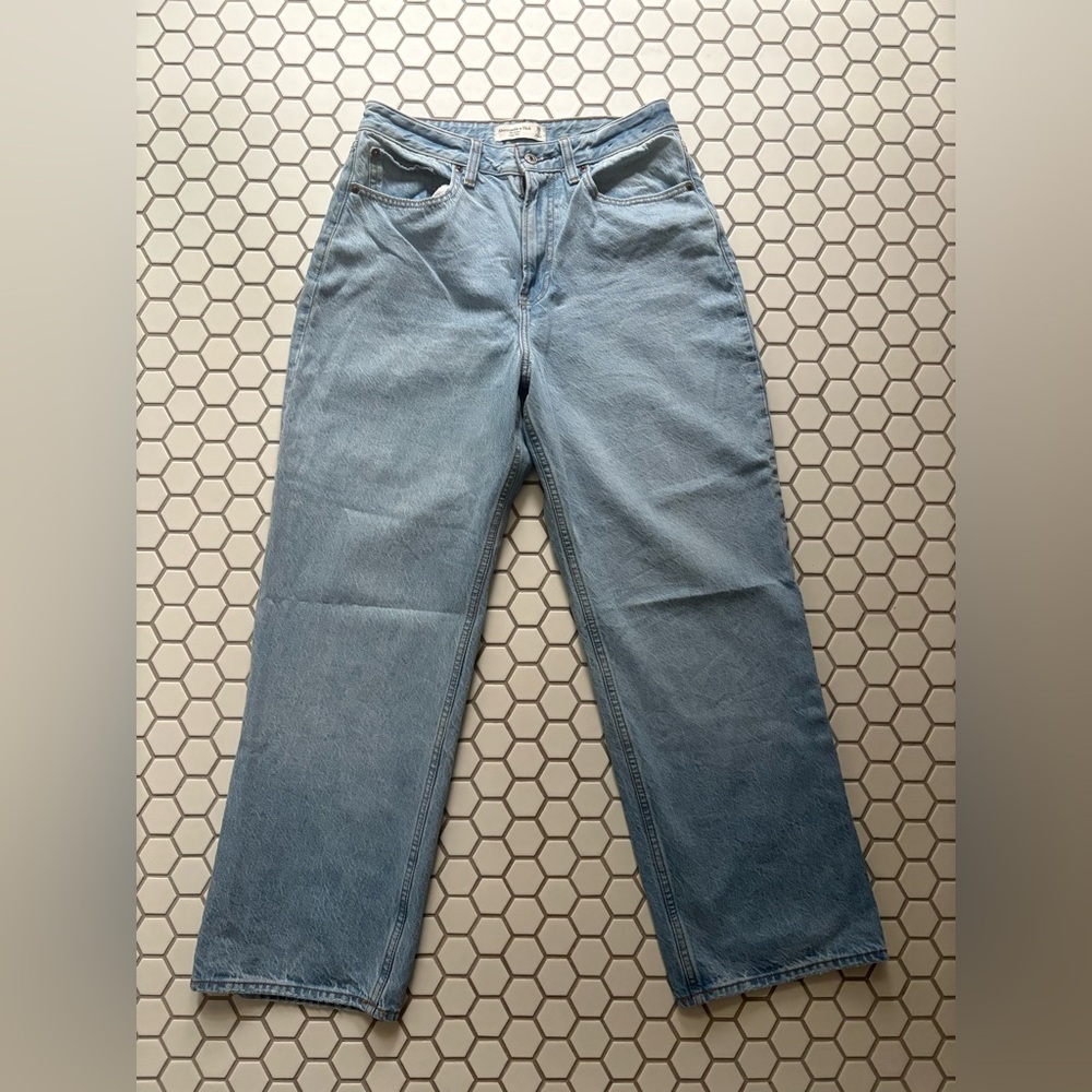 Abercrombie & Fitch High Rise Loose Jean curve love